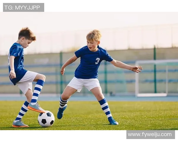 足球训练的精彩瞬间展现团队协作与个人技巧的完美结合